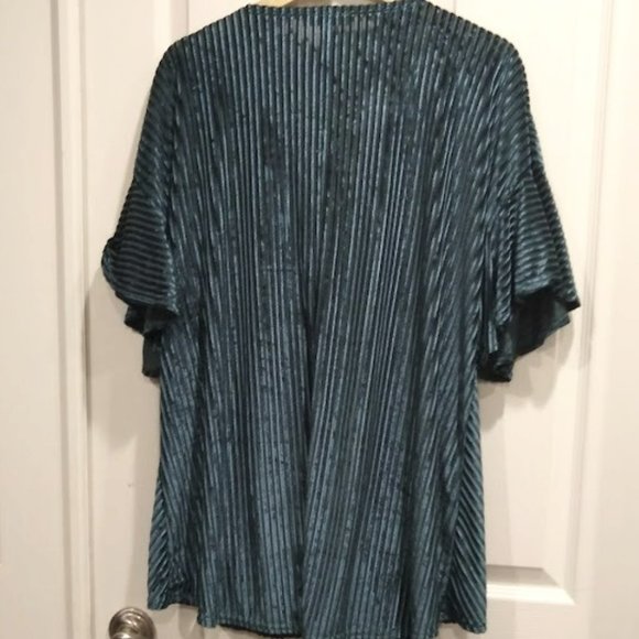 She + Sky Velvet Stripe Wrap Top size 1XL - Picture 3 of 5